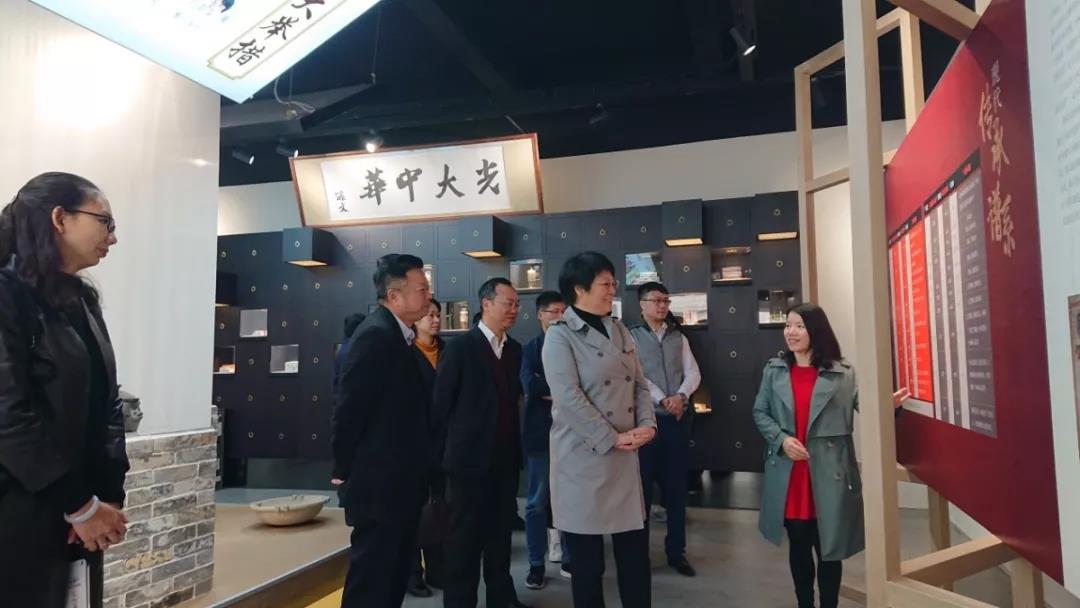 广药集团副总经理、总工程师刘菊妍一行到白云山1277星际电子游戏调研科技质量治理工作