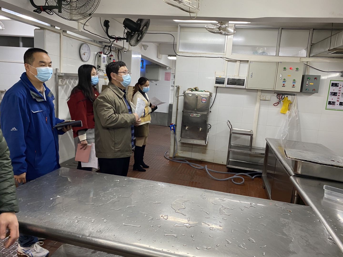 疫情防控做到位，监督查抄落实处 ----白云山1277星际电子游戏公司发展疫情防控查抄工作