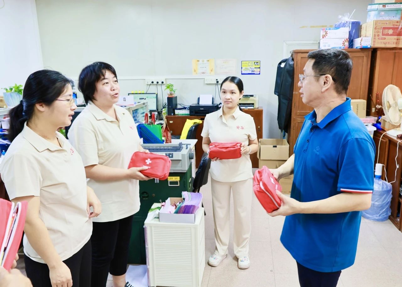 情系职工送清冷 身心护航保健全——白云山1277星际电子游戏造药发展夏季防暑降温与健全关切系列活动